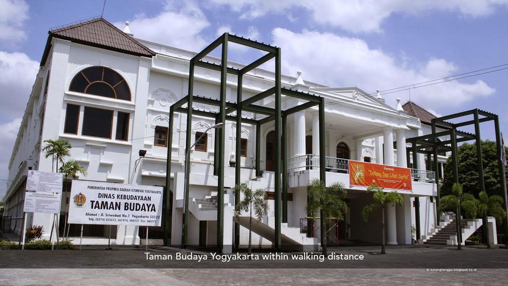 Zen Premium Tegal Panggung Danurejan Hotel Yogyakarta Exterior photo